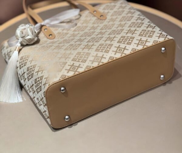 Large Convertible Tote Crossbody Bag with Inner Purse