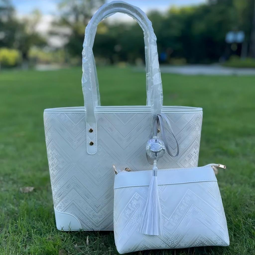 Large Tote Bag with Reinforced Corners - Image 4
