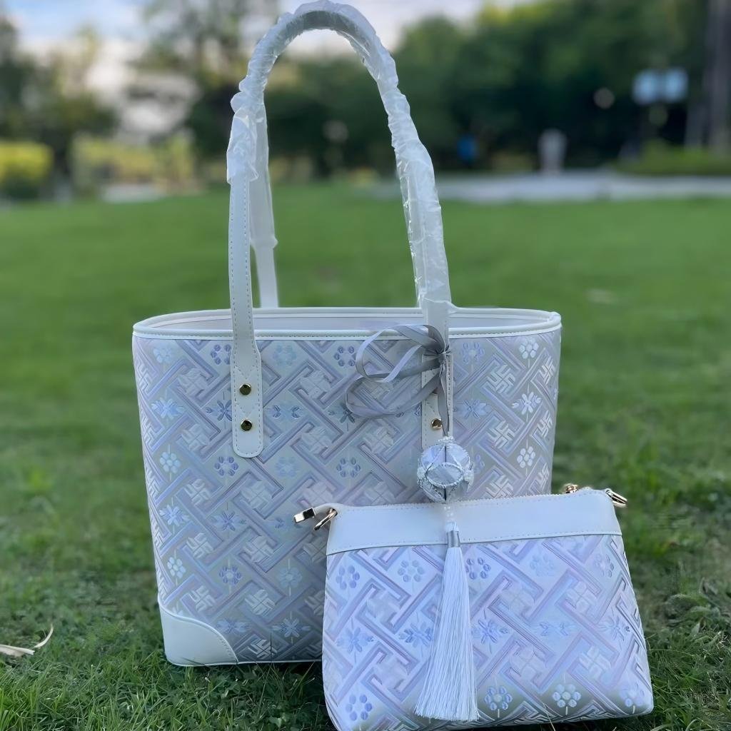 Large Tote Bag with Reinforced Corners - Image 6