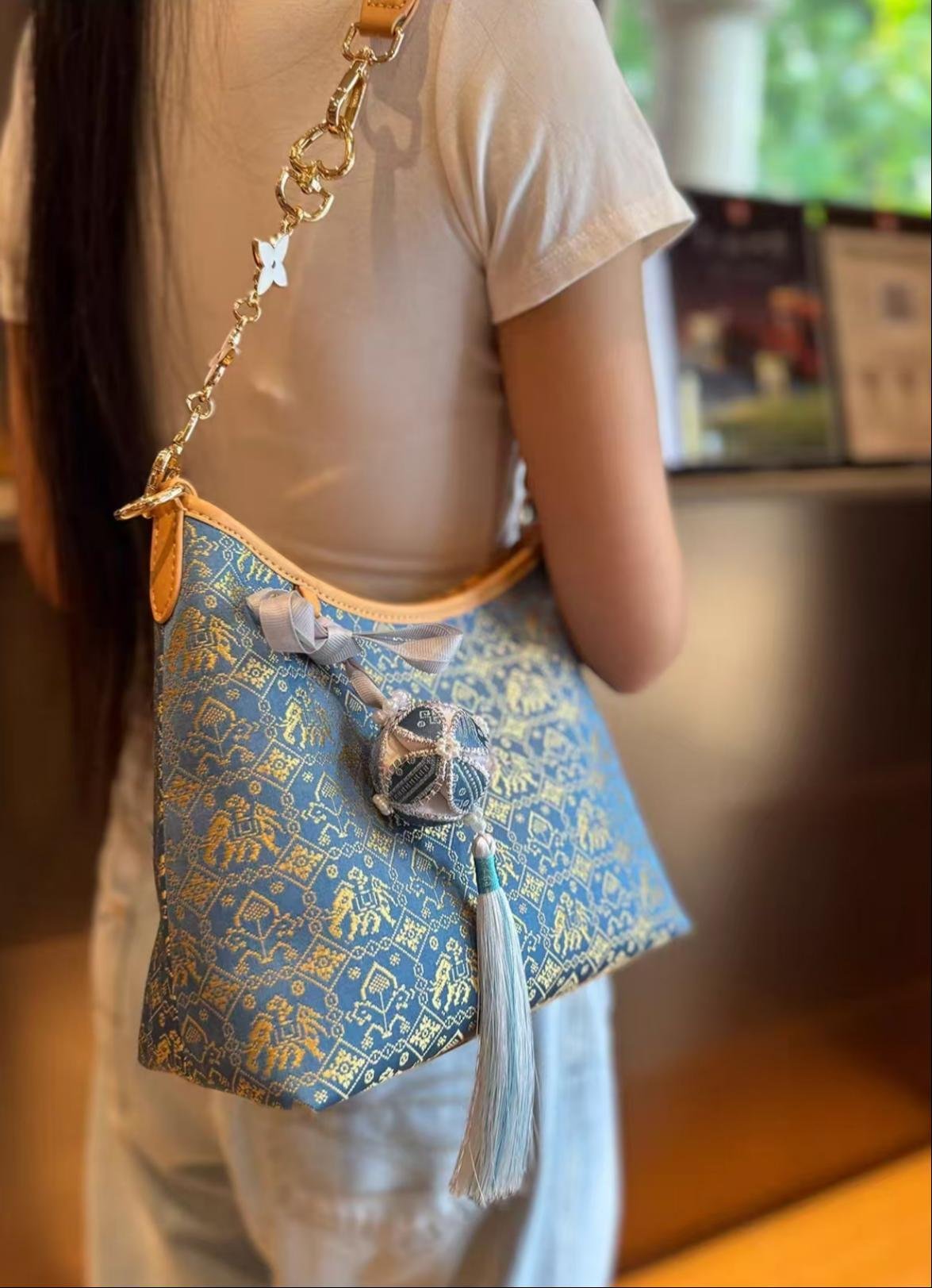 Medium Hobo Bag - Image 5