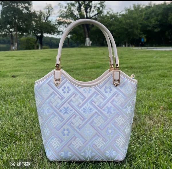 Zhuang Brocade Basket Tote Bag - White